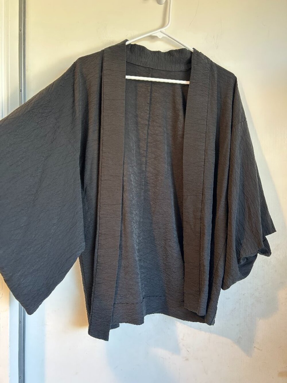 Black Draped Kimono Ripple Pattern